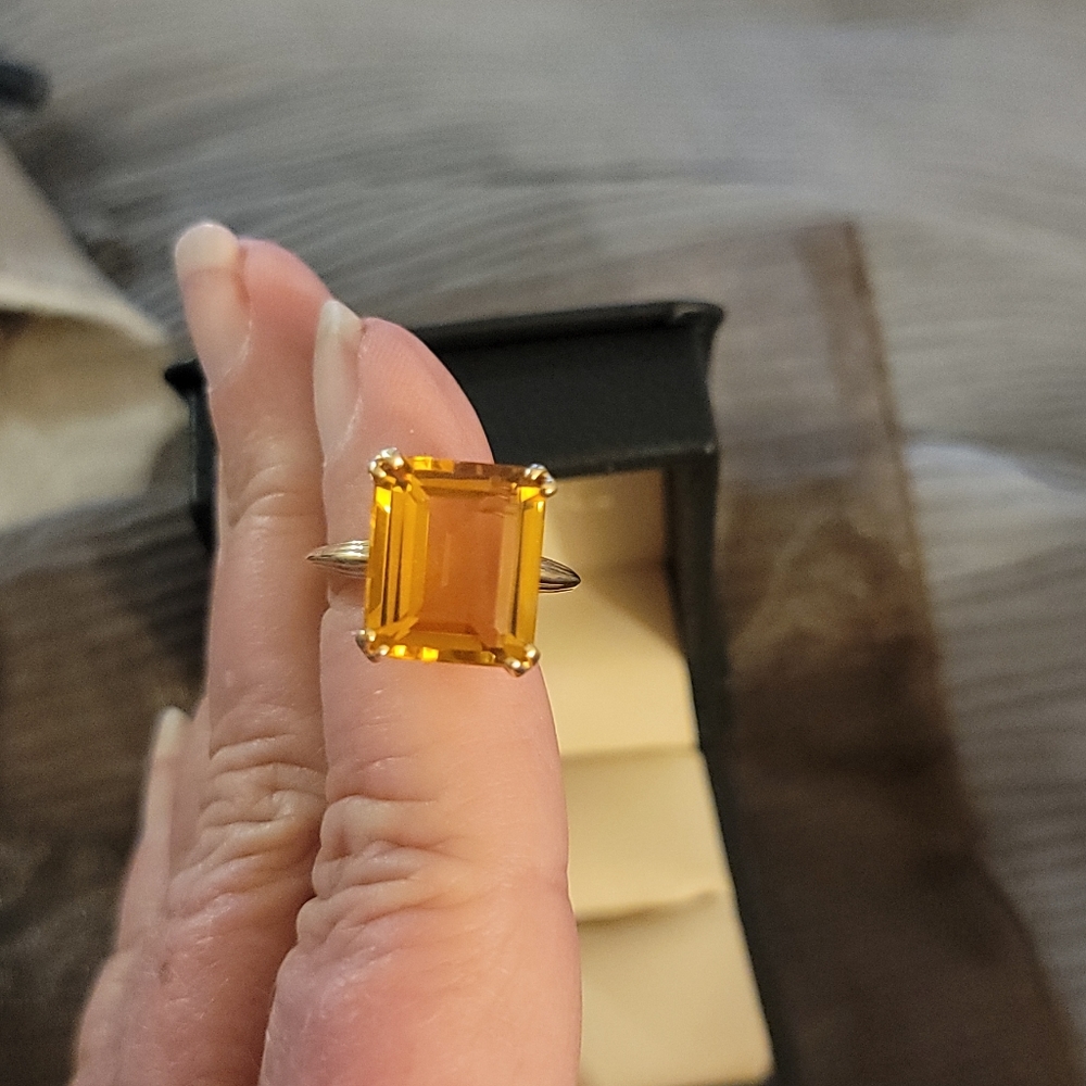 8.5 ct. Citrine Ring set in 14k YG (Sz. 7)